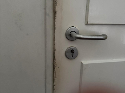 鹦鹉海滩度假酒店主图