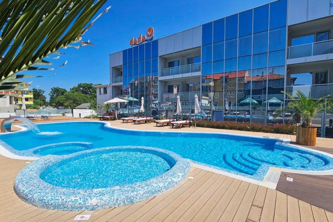 Dodo Beach Club Adults Only