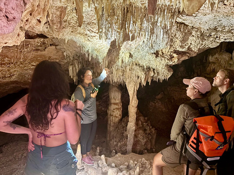 Go Caving Bonaire-Kralendijk必去景点