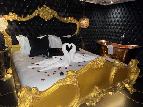 拱北疯狂的熊酒店主图