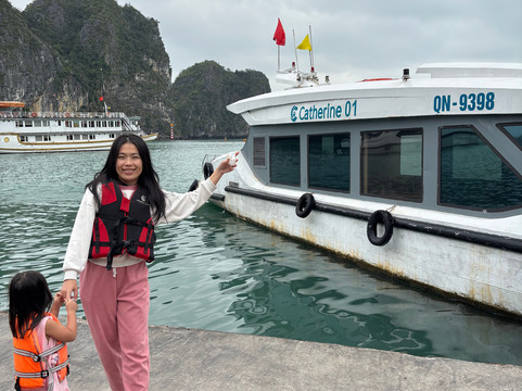 Catherine Cruises-下龙湾必去景点