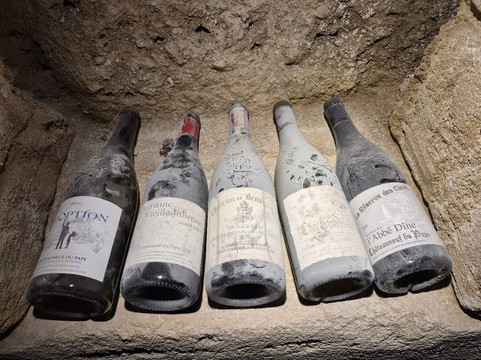 Les Caves Saint Charles-教皇新堡必去景点