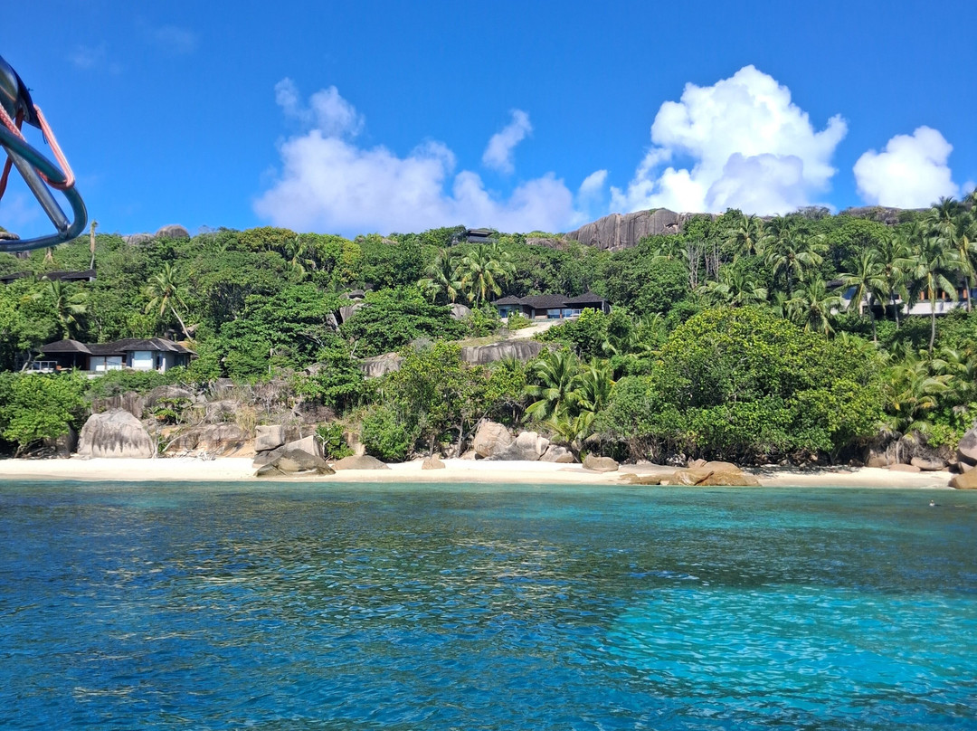 Belle Petra Boatcharter-La Passe必去景点