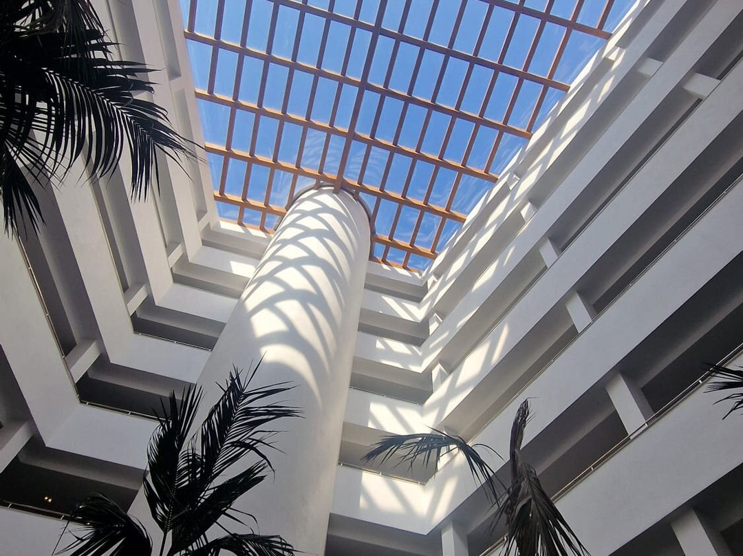 拉姆拉湾度假村主图