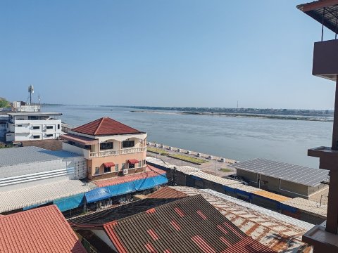 穆达汉滨河酒店-旅行者