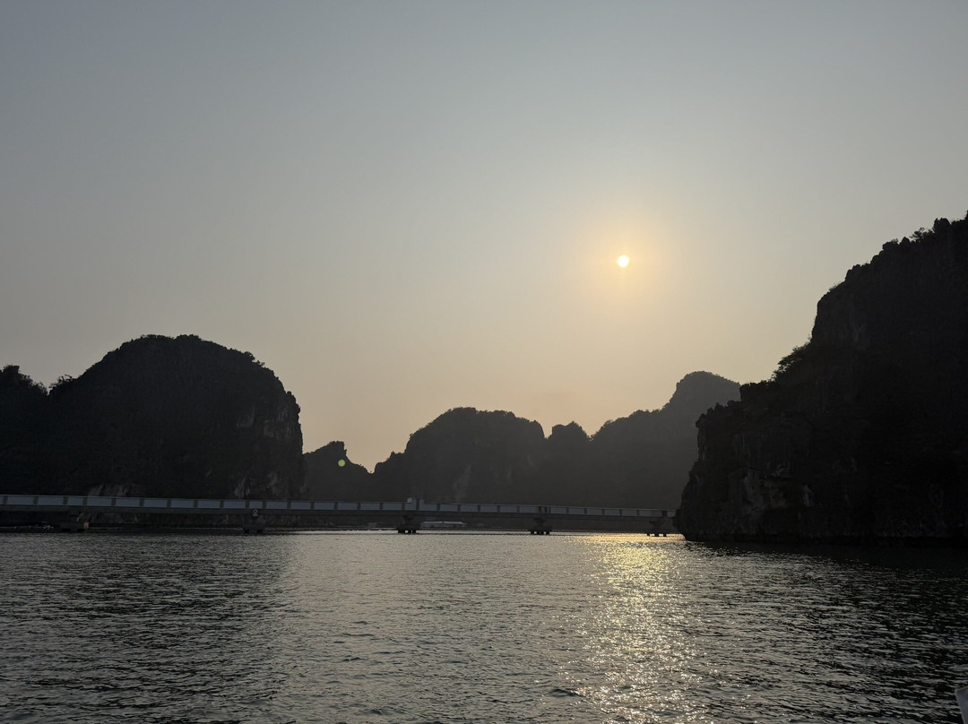 Halong Happy Travel-Ha Long City必去景点
