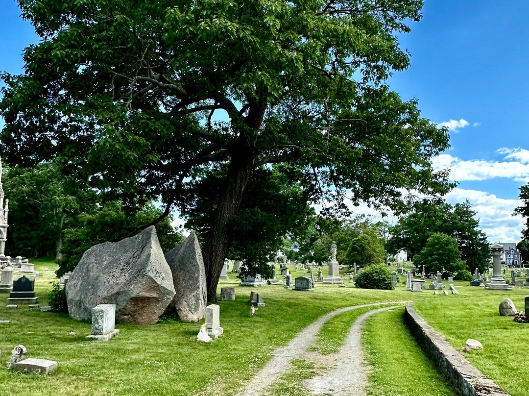 Oak Grove Cemetery-格洛斯特必去景点
