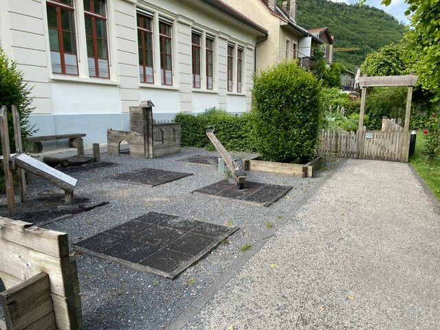 Place des Esportates-Saint-Ursanne必去景点