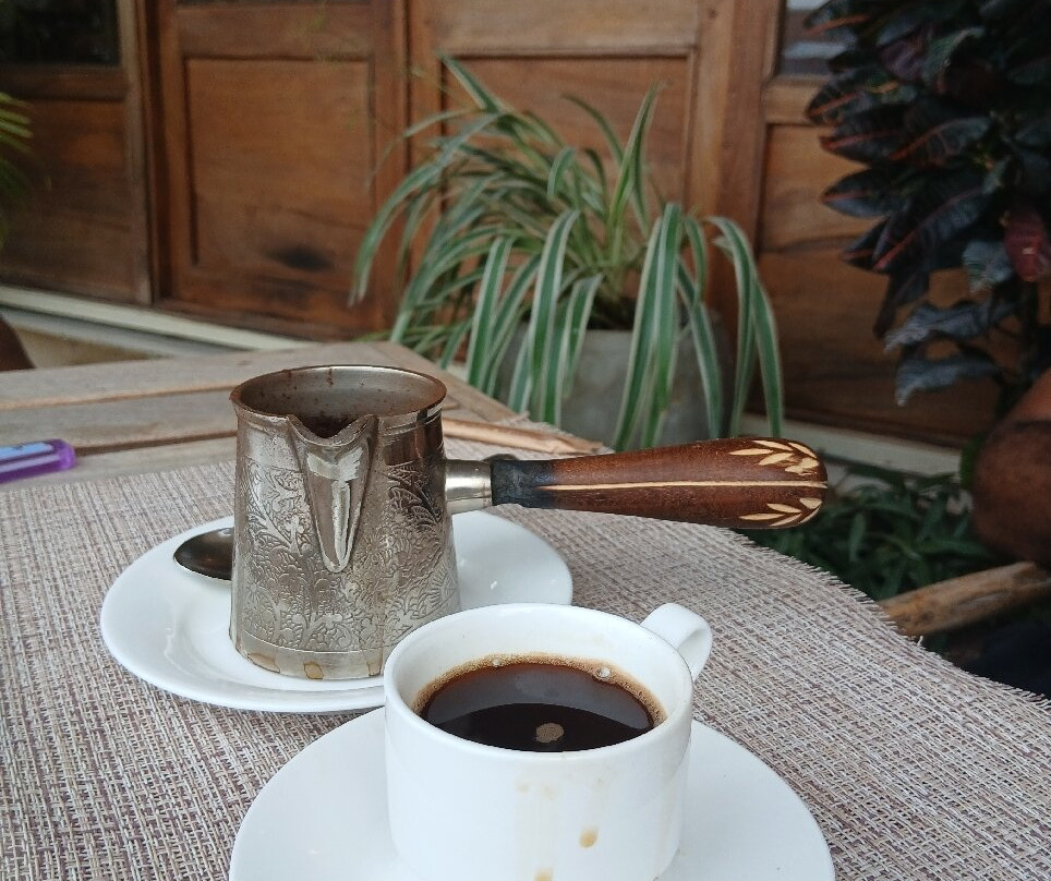 Roots Bistro Café