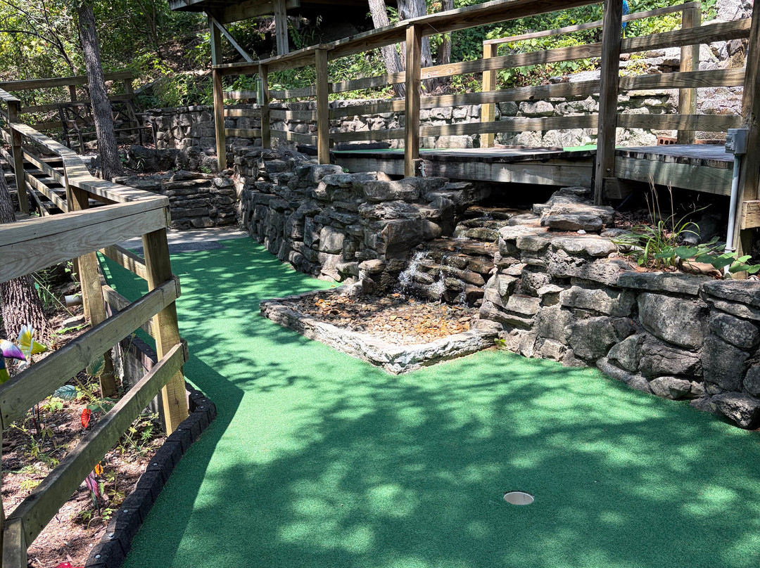 Talking Rocks Cavern-Branson West必去景点
