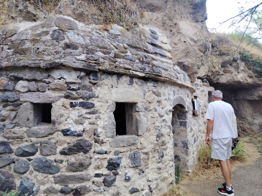 Grottes Troglodytiques de Perrier