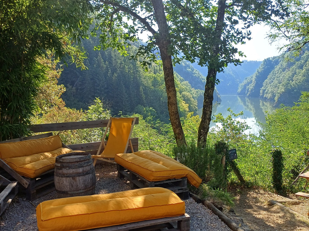 Smile Kayak-Roche-le-Peyroux必去景点