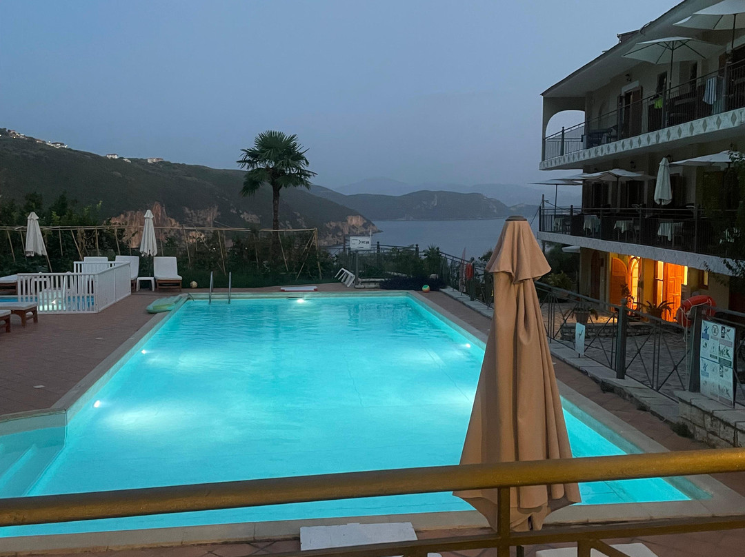 Bella Vista Hotel Studios & Apartments主图