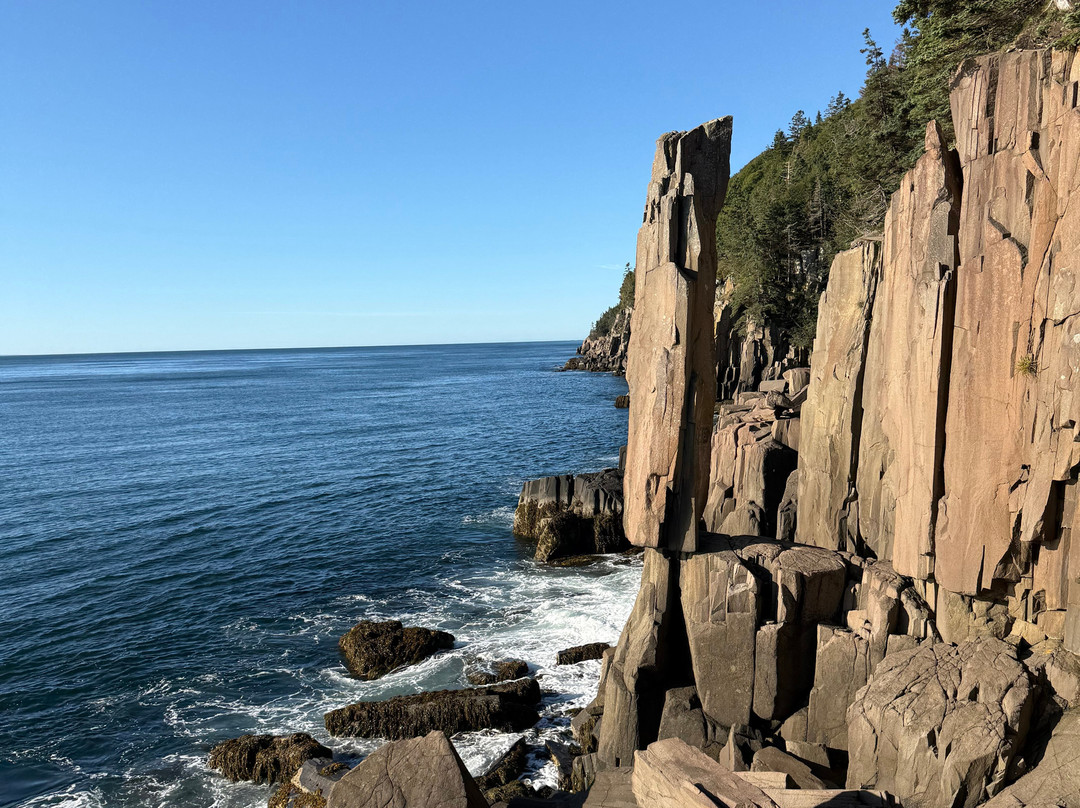 Balancing Rock Trail-Tiverton必去景点