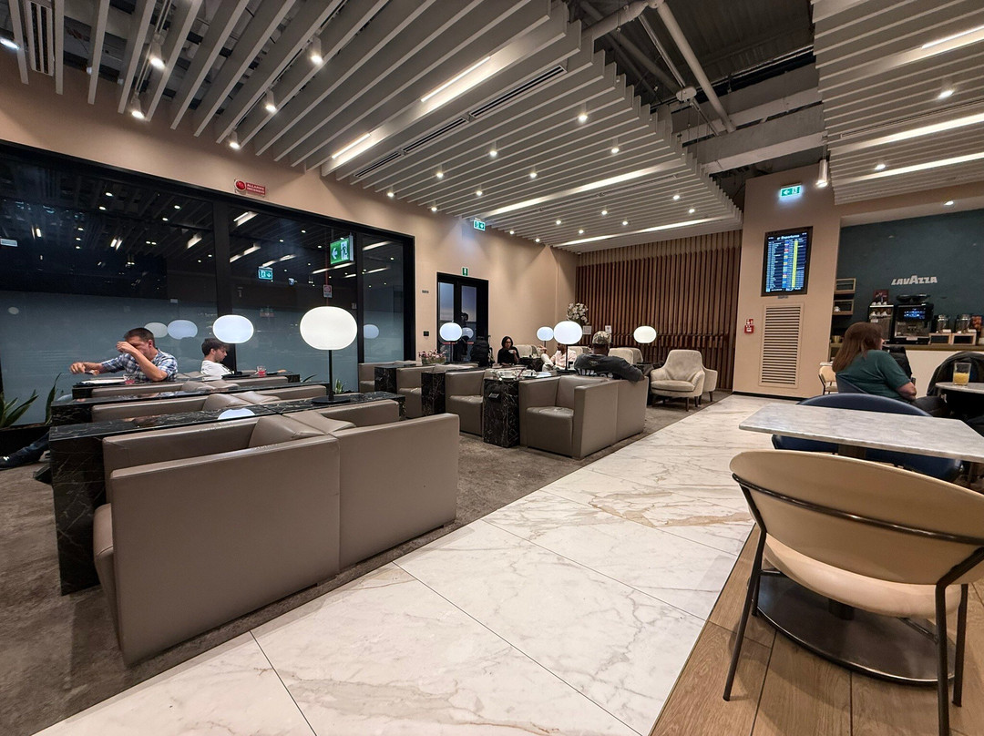 Plaza Premium Lounge (Schengen Area Departures Terminal 1)-菲乌米奇诺必去景点