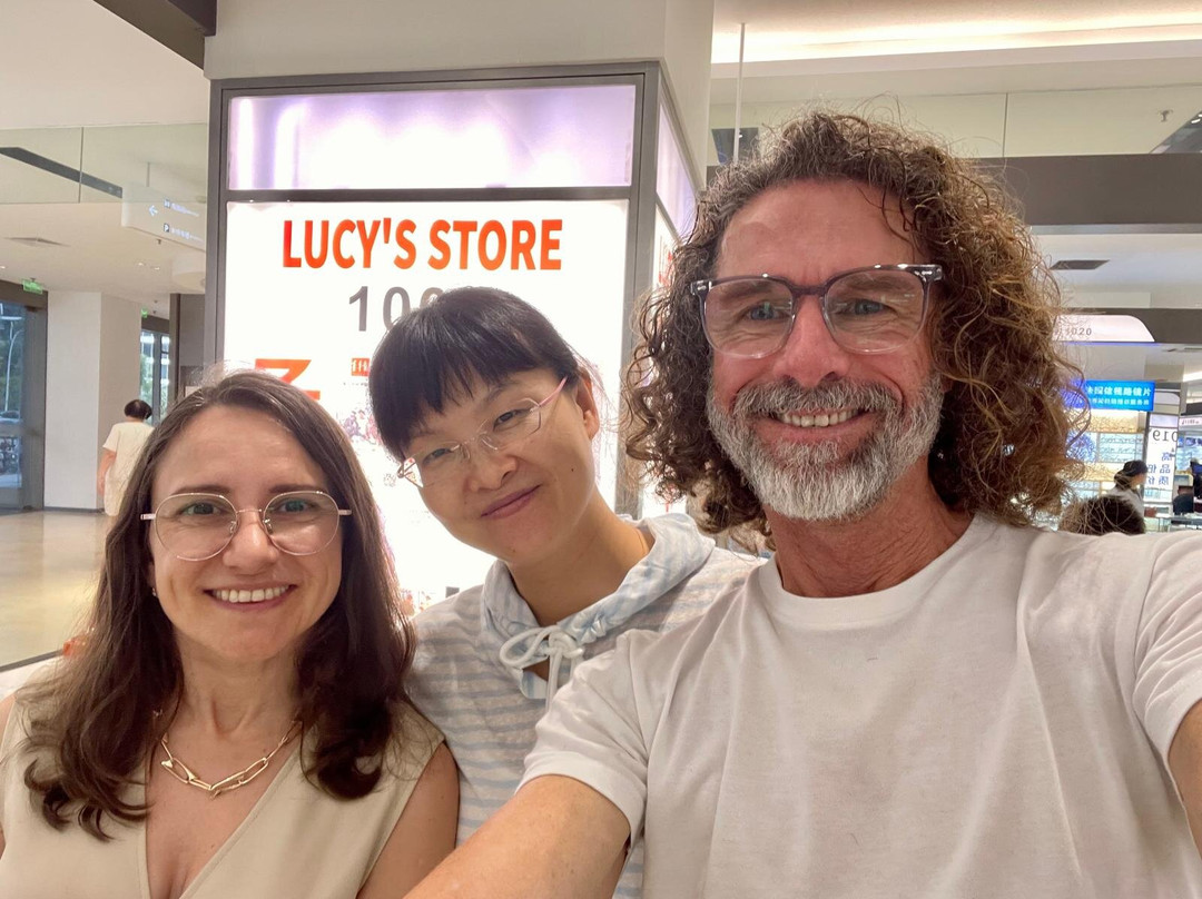 Lucy's Eyeglasses-上海市必去景点