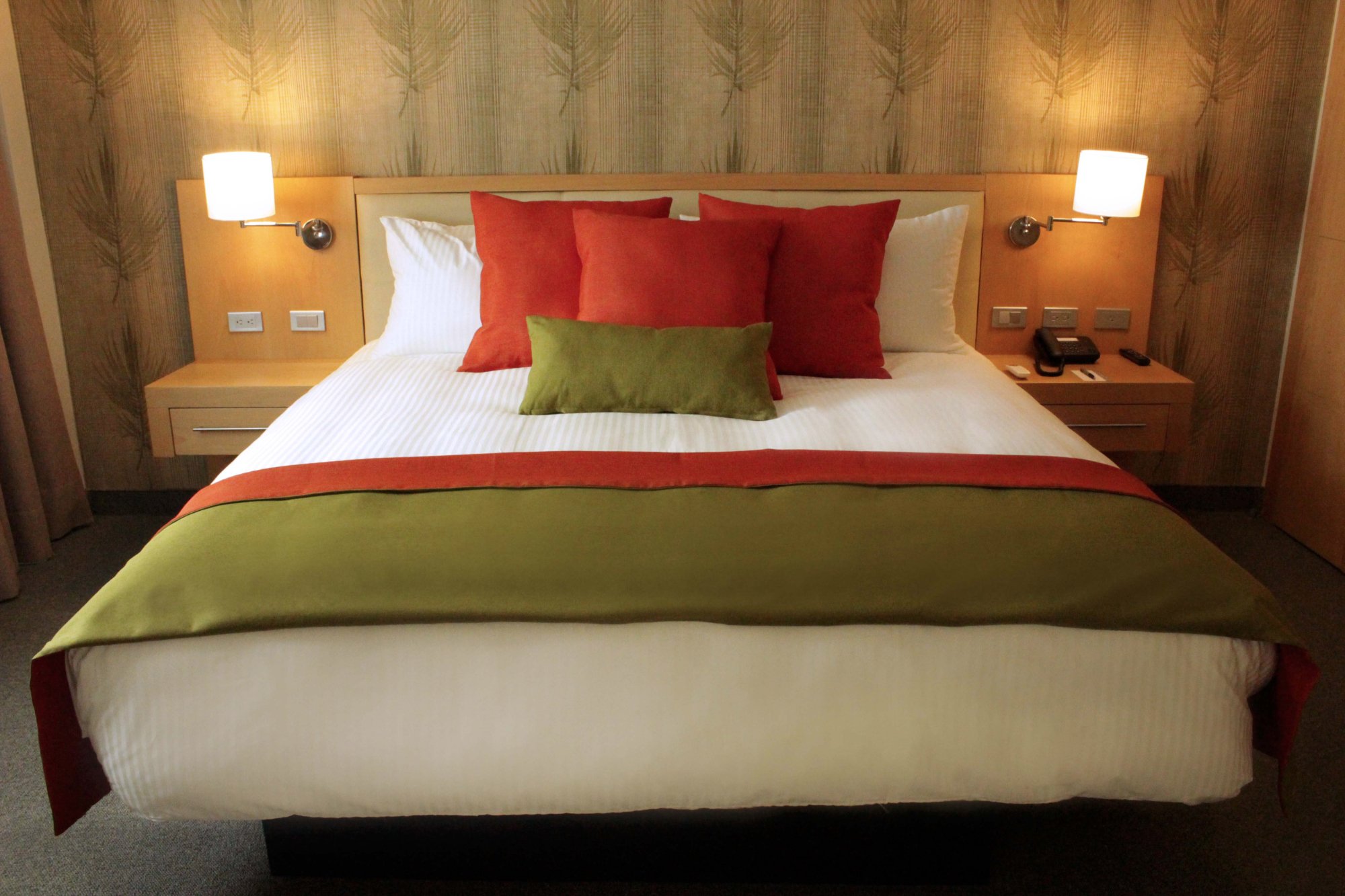 Hesperia Maracay-官方