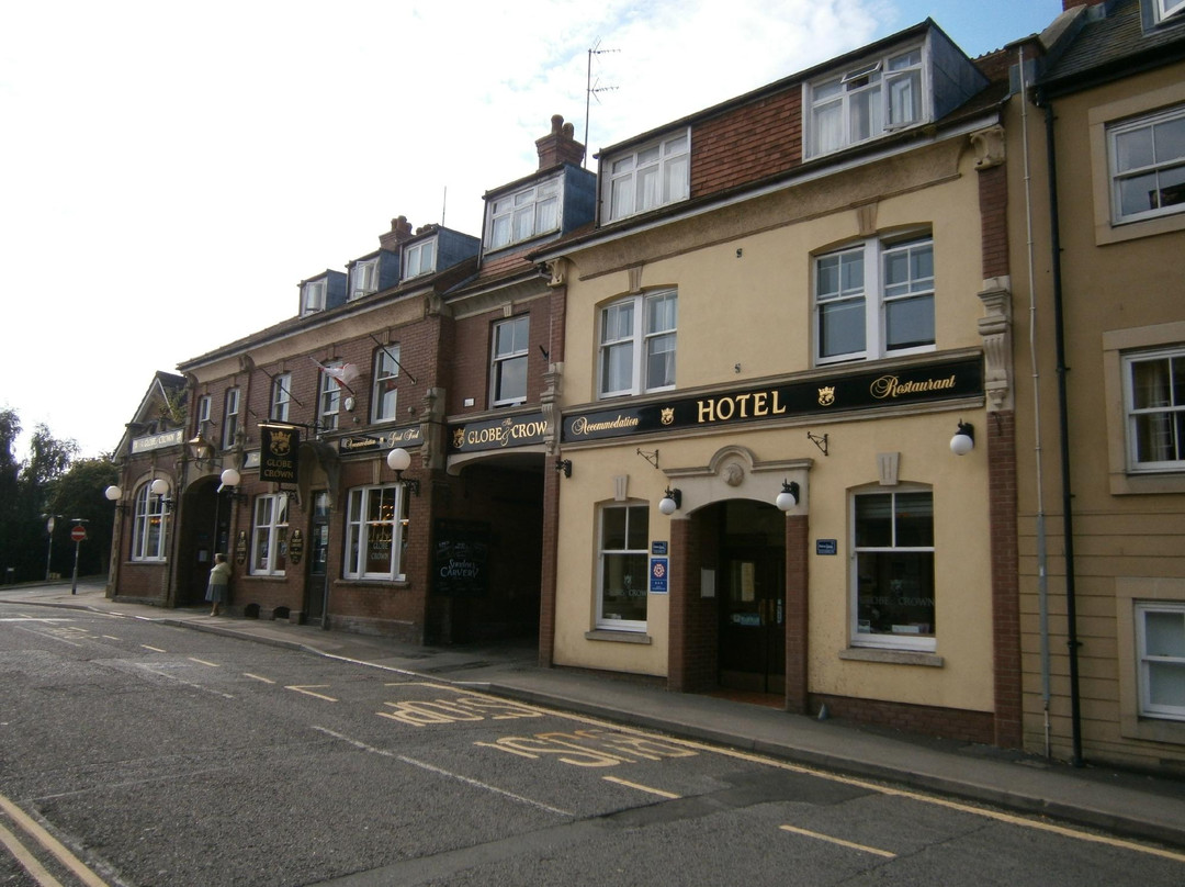 Globe & Crown