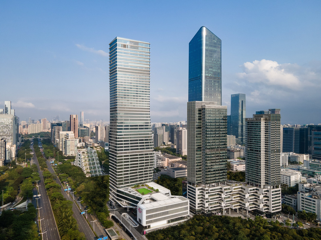 深圳南山深铁皇冠假日酒店主图