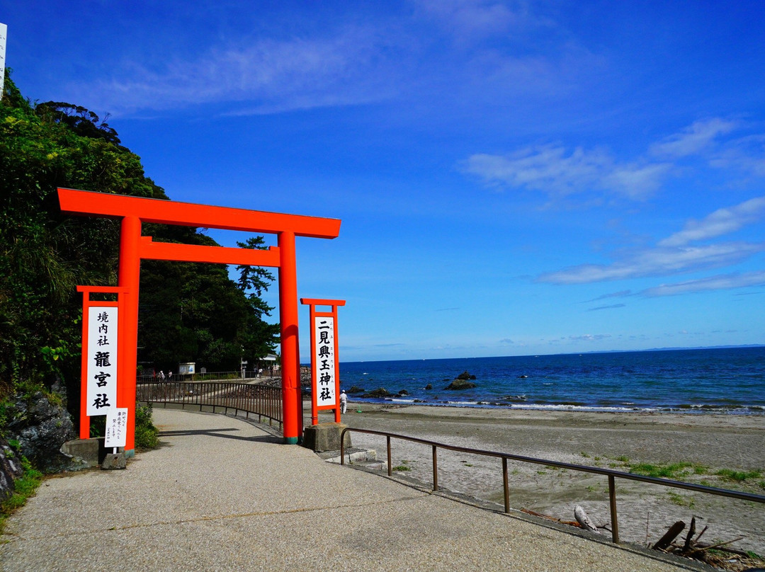Futami Okitama Shrine景点图片