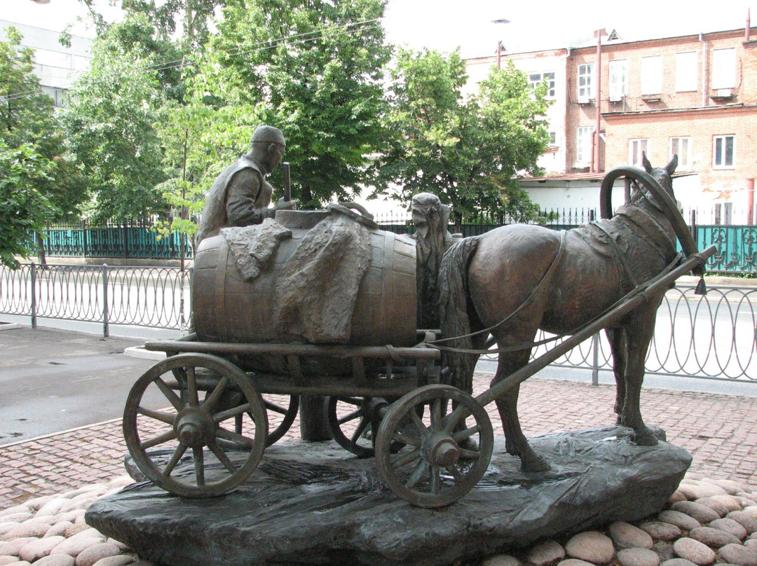 Monument to Water Carrier-喀山必去景点