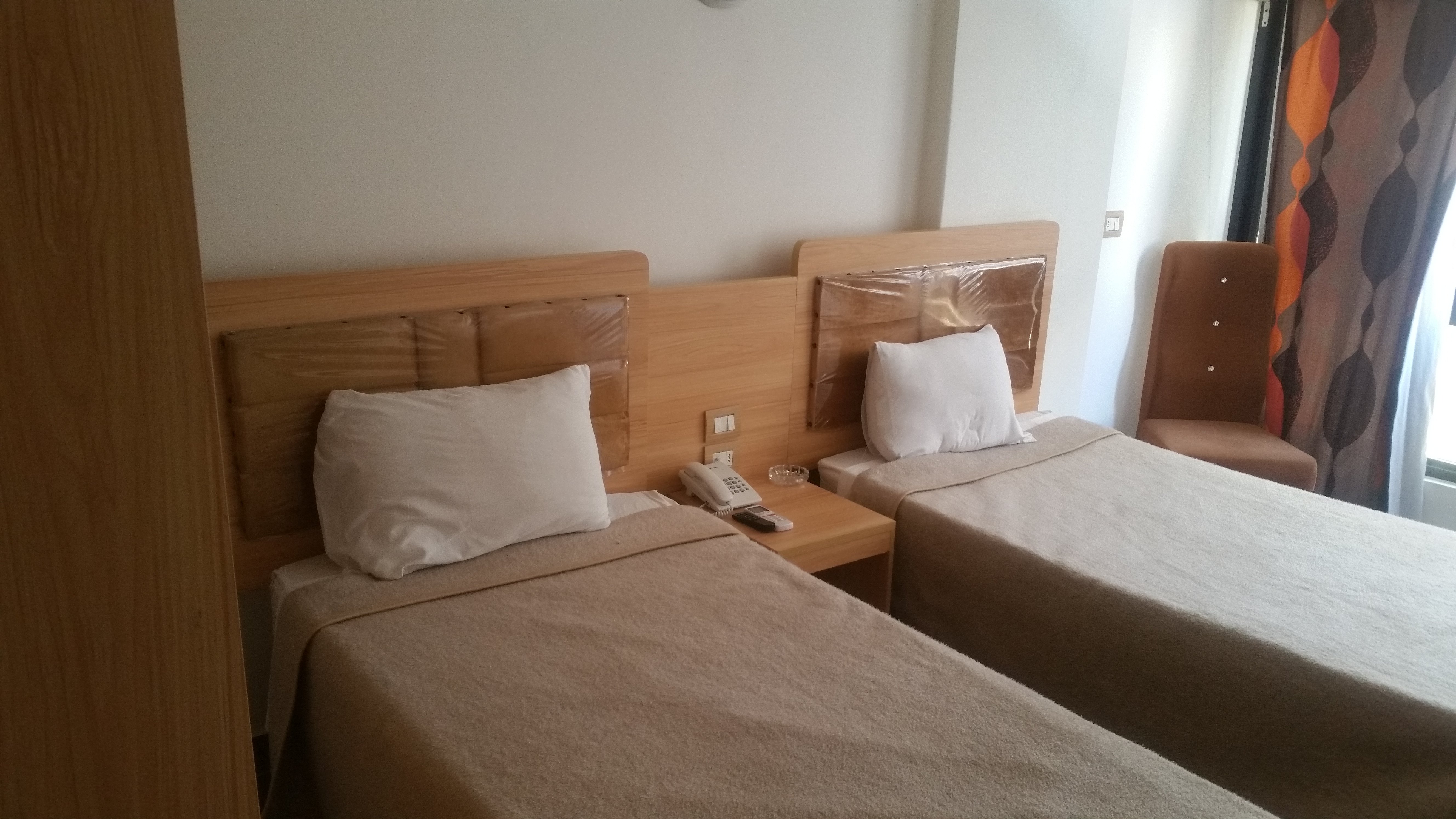 Holiday Hotel-官方