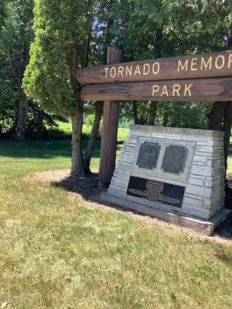 Tornado Memorial County Park-Brussels必去景点
