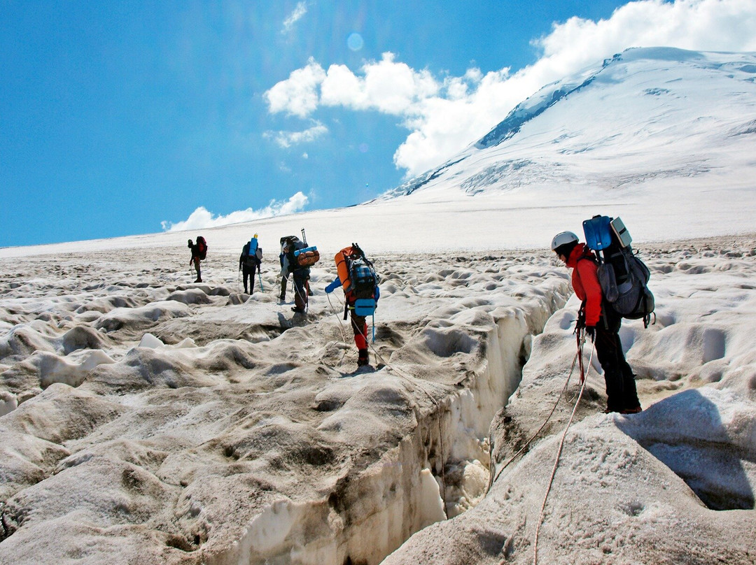Elbrus Climbing景点图片