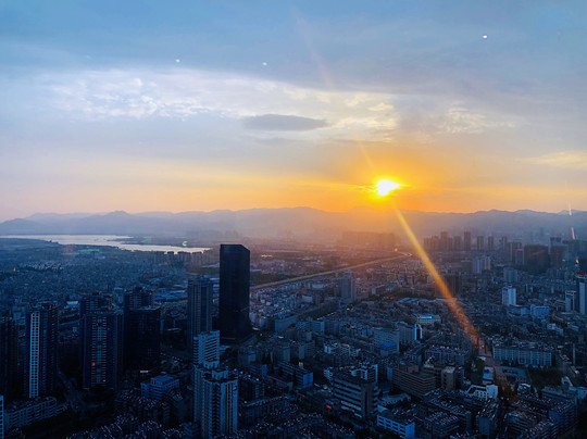 Morning Wood Hotel主图