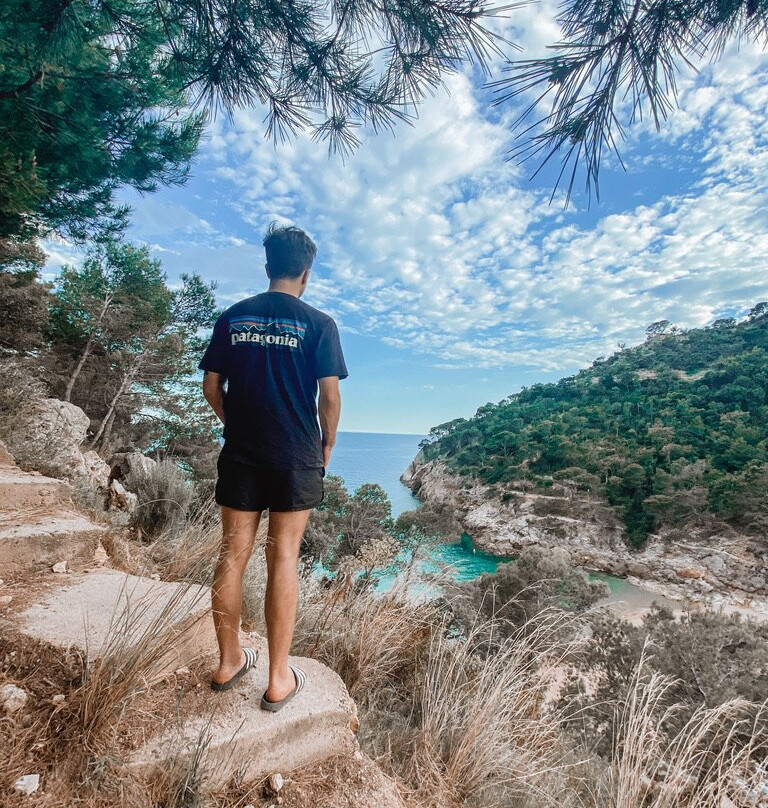Cala Pola景点图片