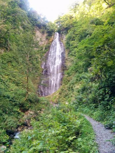 Kurokuma Waterfall景点图片