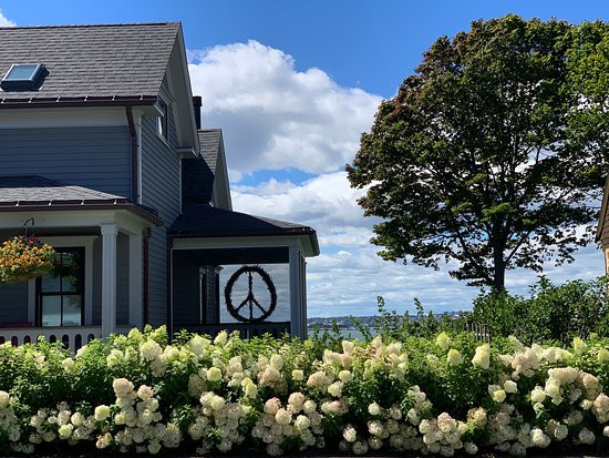 Peaks Island Tours景点图片