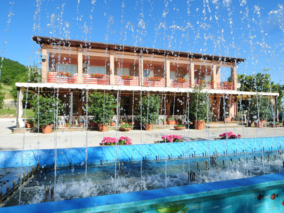 Rasiglia酒店住宿-Albergo Ristorante Il Valico