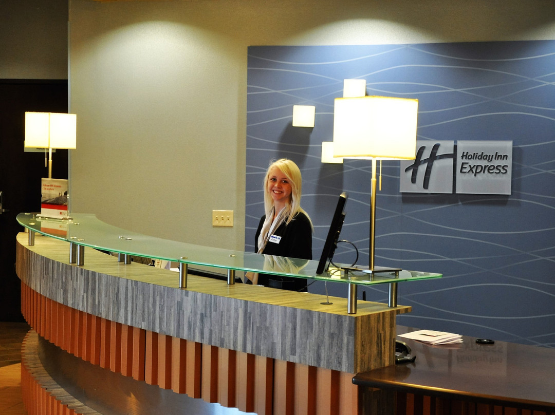 Holiday Inn Express & Suites Perry-national Fairground Area By IHG主图