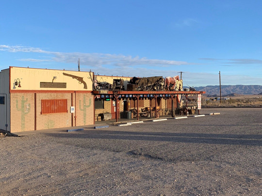 Mike's Route 66 Outpost & Saloon-金曼必去景点