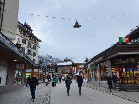 Lindt Chocolate Shop Zermatt-策马特必去景点