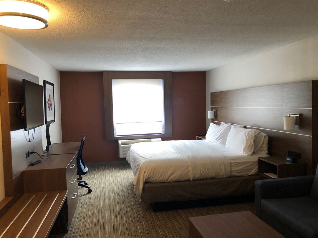 Holiday Inn Express & Suites Lincoln East - White Mountains By IHG主图