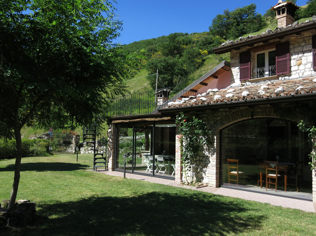 Ai piedi del Catria B&B