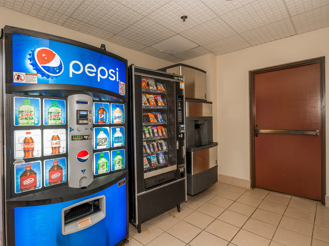 Red Roof Inn & Suites Newnan主图