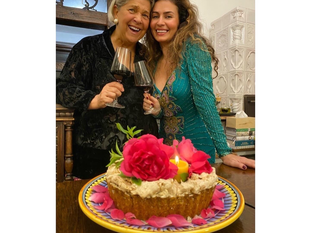 The Country Hotel主图