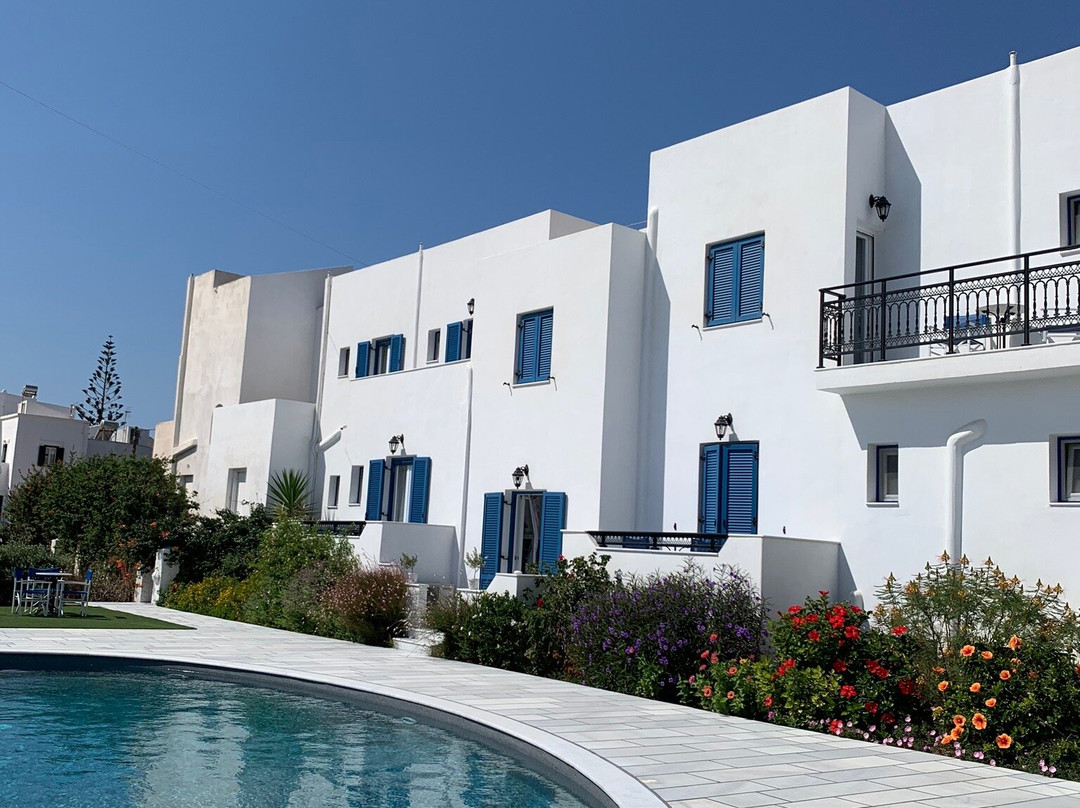 Ikaros Studios & Apartments主图