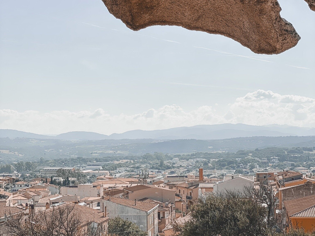 Roccia del Fungo-Arzachena必去景点
