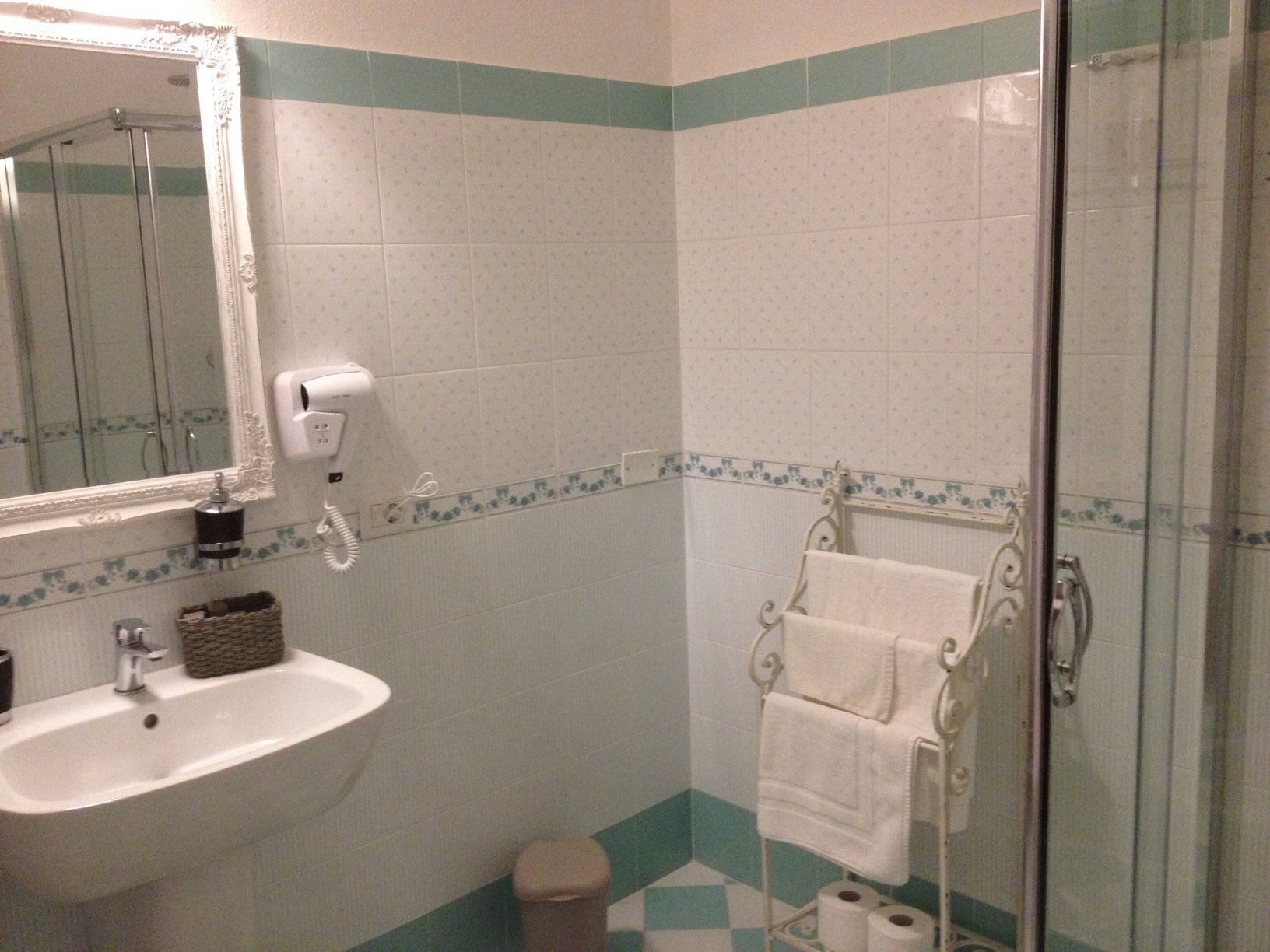 City Garden Guest House-浴室