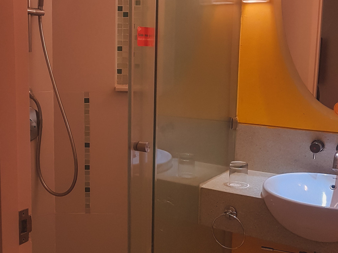 哈里斯连城万隆节会议酒店主图