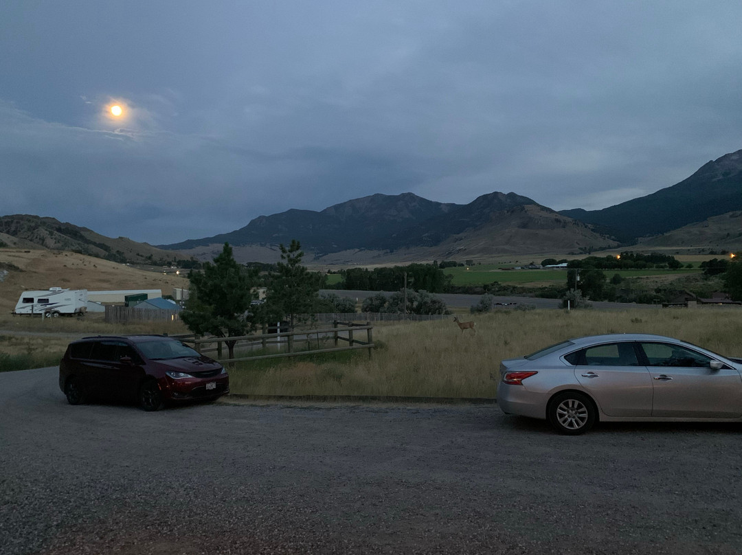 黄石盆地酒店主图