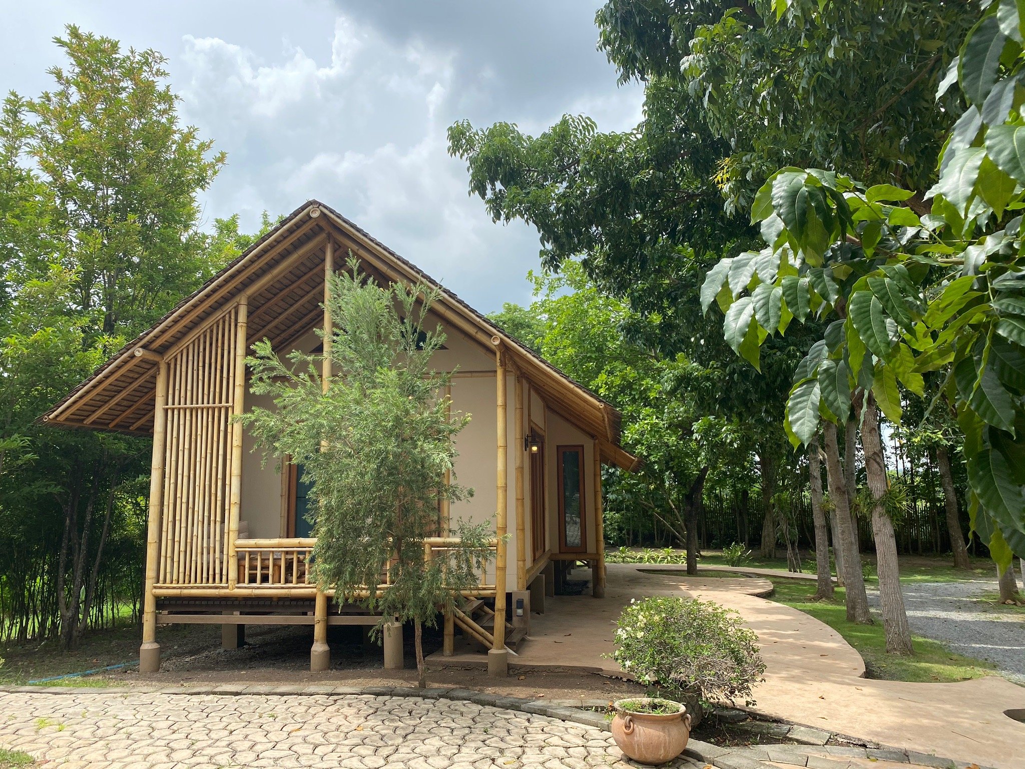 Isaree Secret Garden-官方