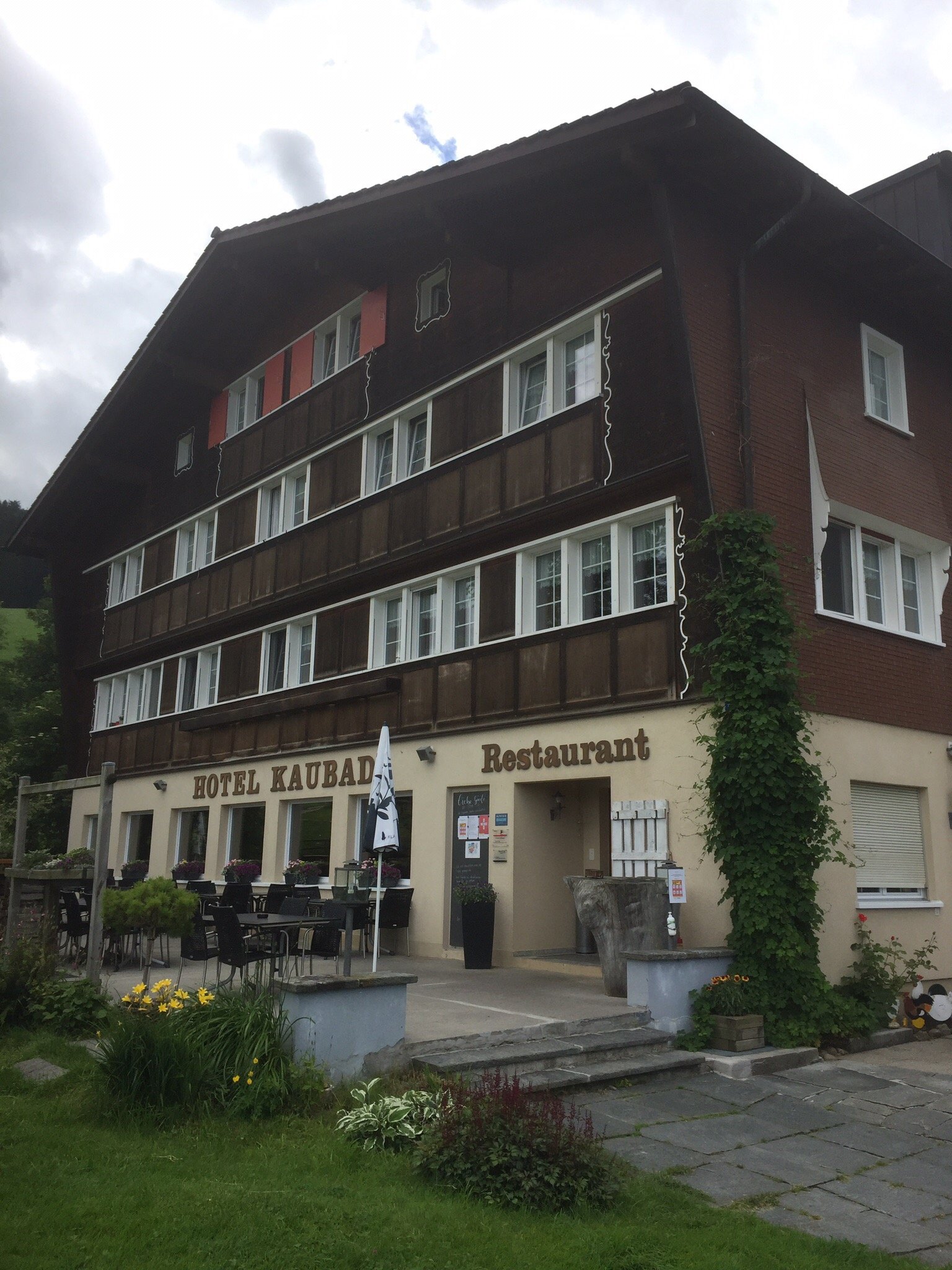Hotel Kaubad-官方