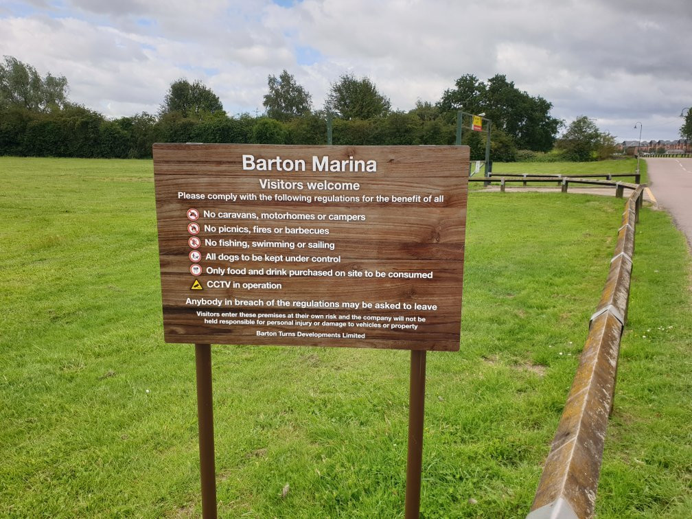 Barton Marina景点图片