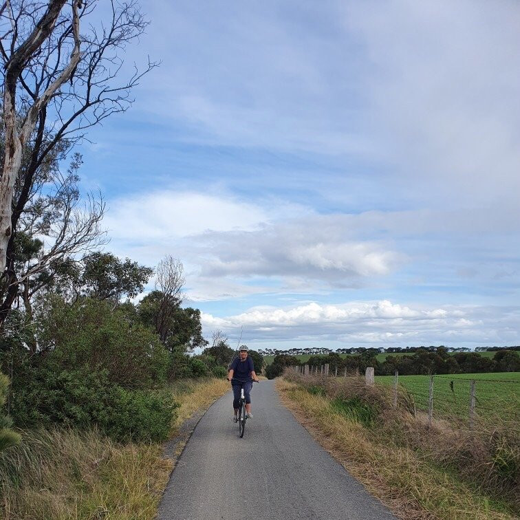 Bella E-Bike Hire-Indented Head必去景点