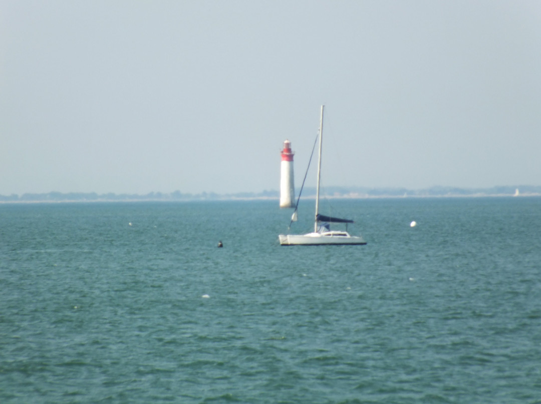 Phare de Chauveau景点图片
